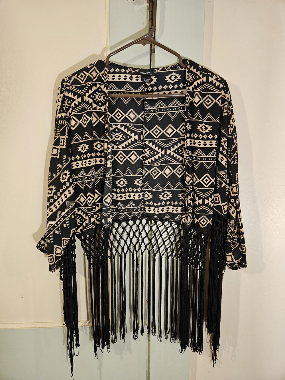 Rue21 Black & Cream Aztec Fringe Kimono Cardigan